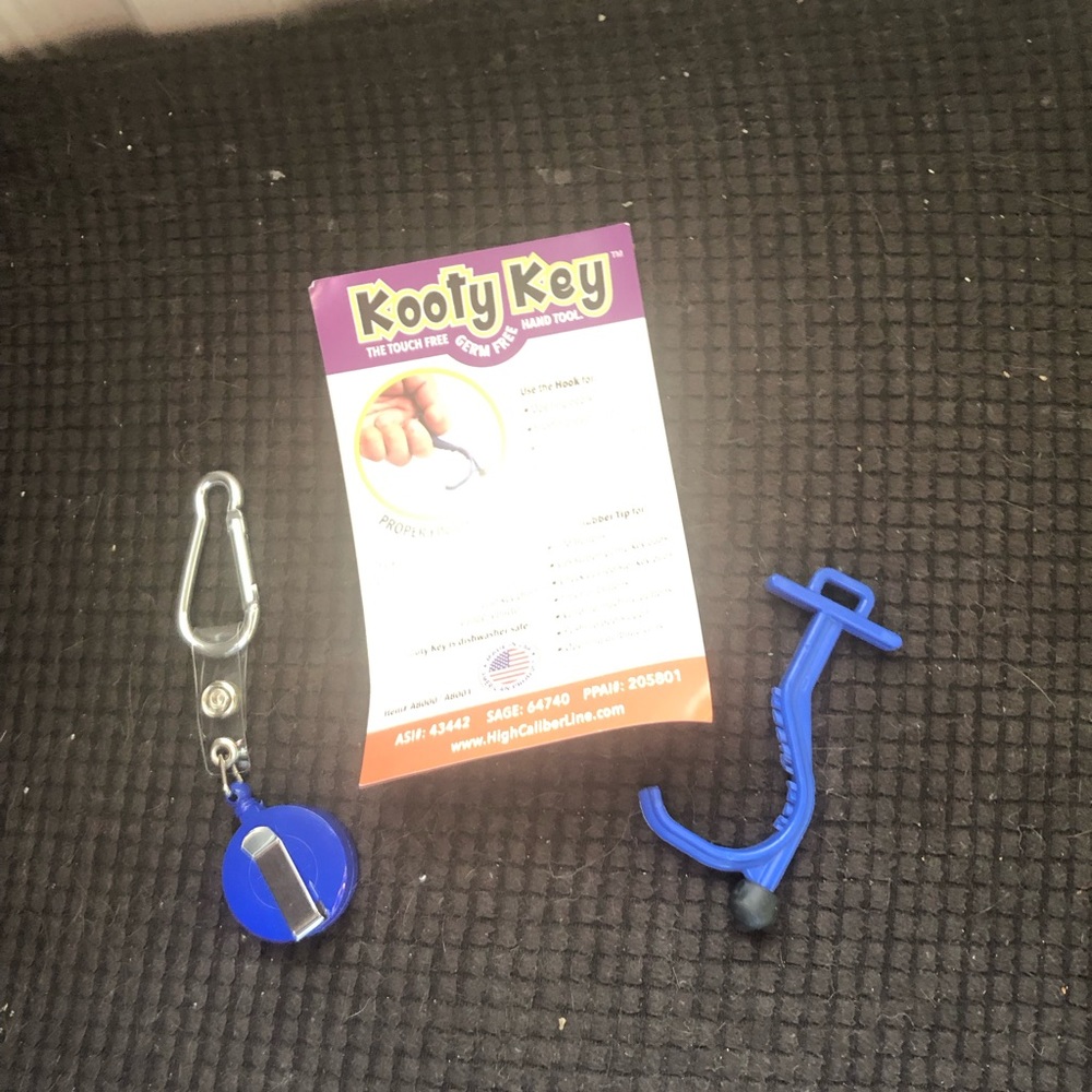 4-sale Kooty Key Hook - 661 $8 or 🦋